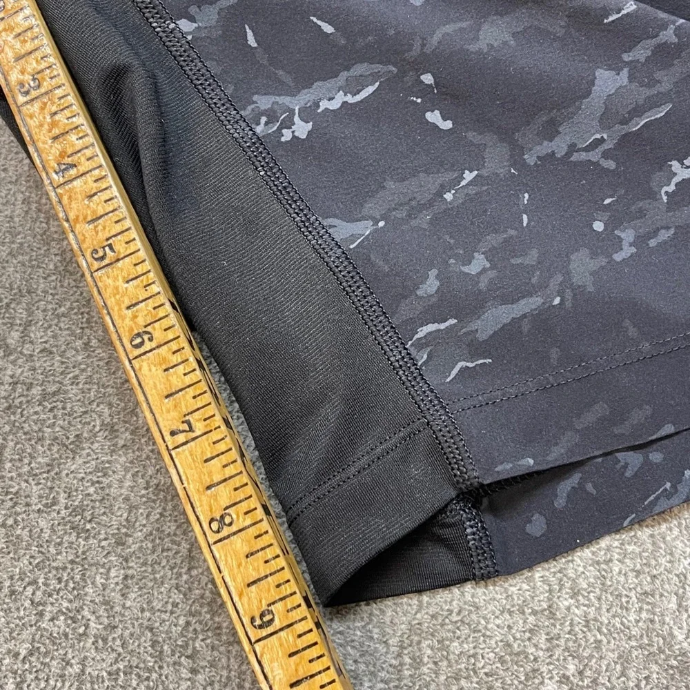 Lululemon Mens T.H.E. Short 9in. Tiger Camo Black Athletic Training Lined Small